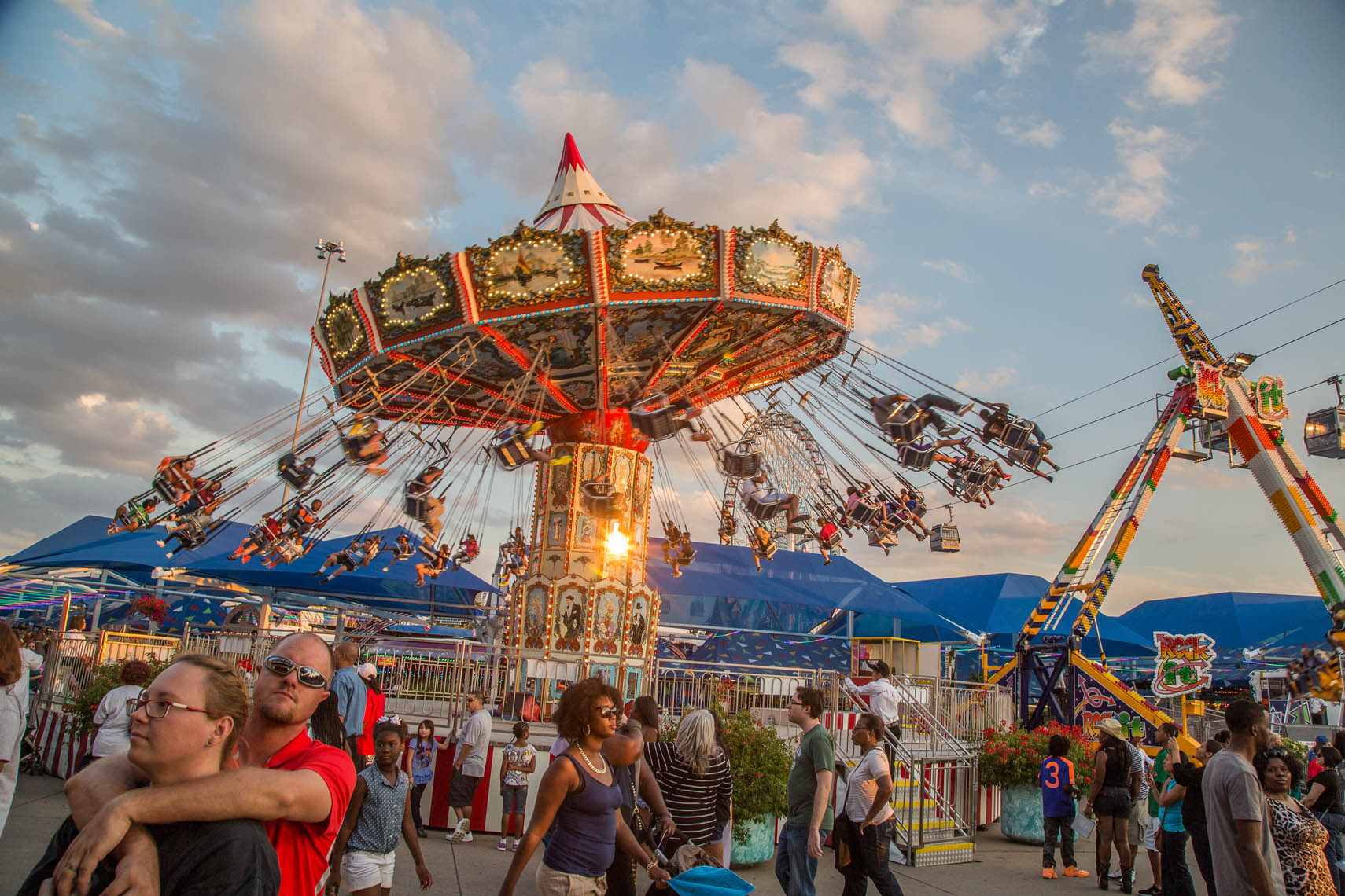 1012Couple At The Fair Chair Swings Ride State Fair Of Texas Dallas